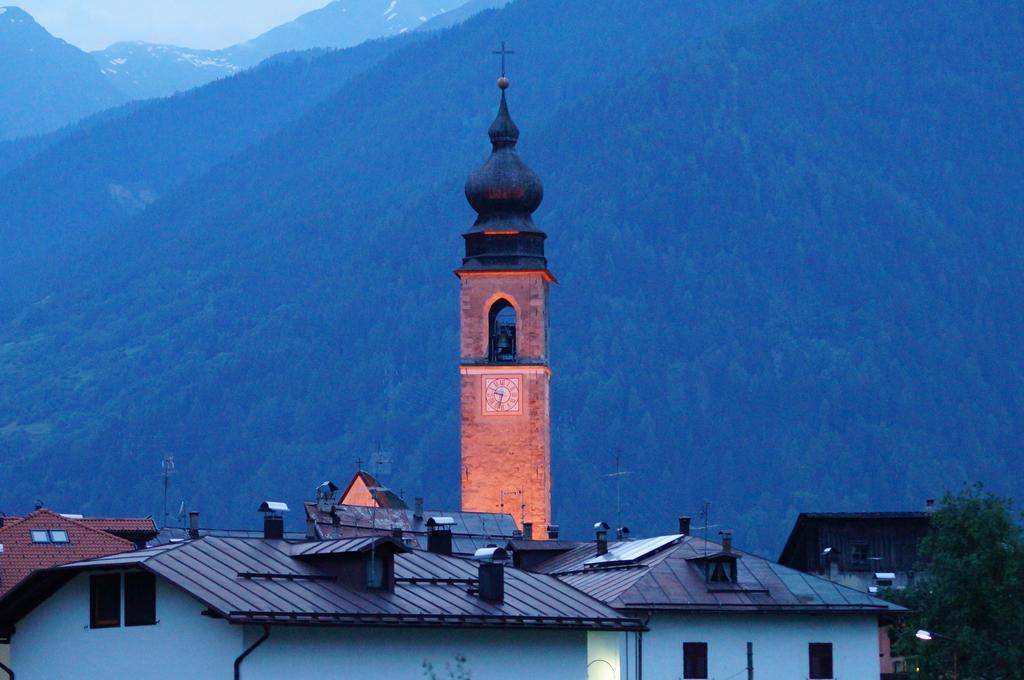 Hotel Pezzotti Pellizzano Eksteriør billede
