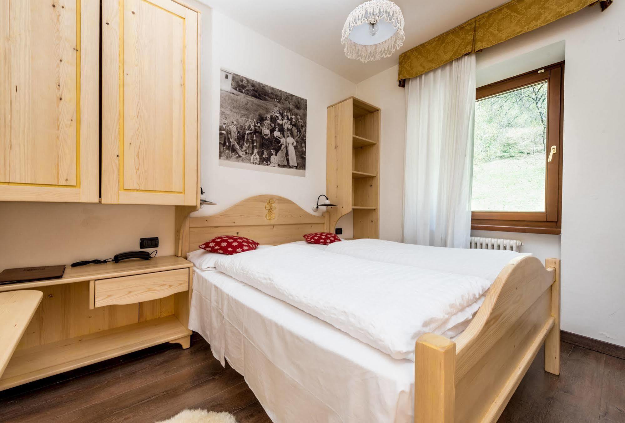 Hotel Pezzotti Pellizzano Eksteriør billede