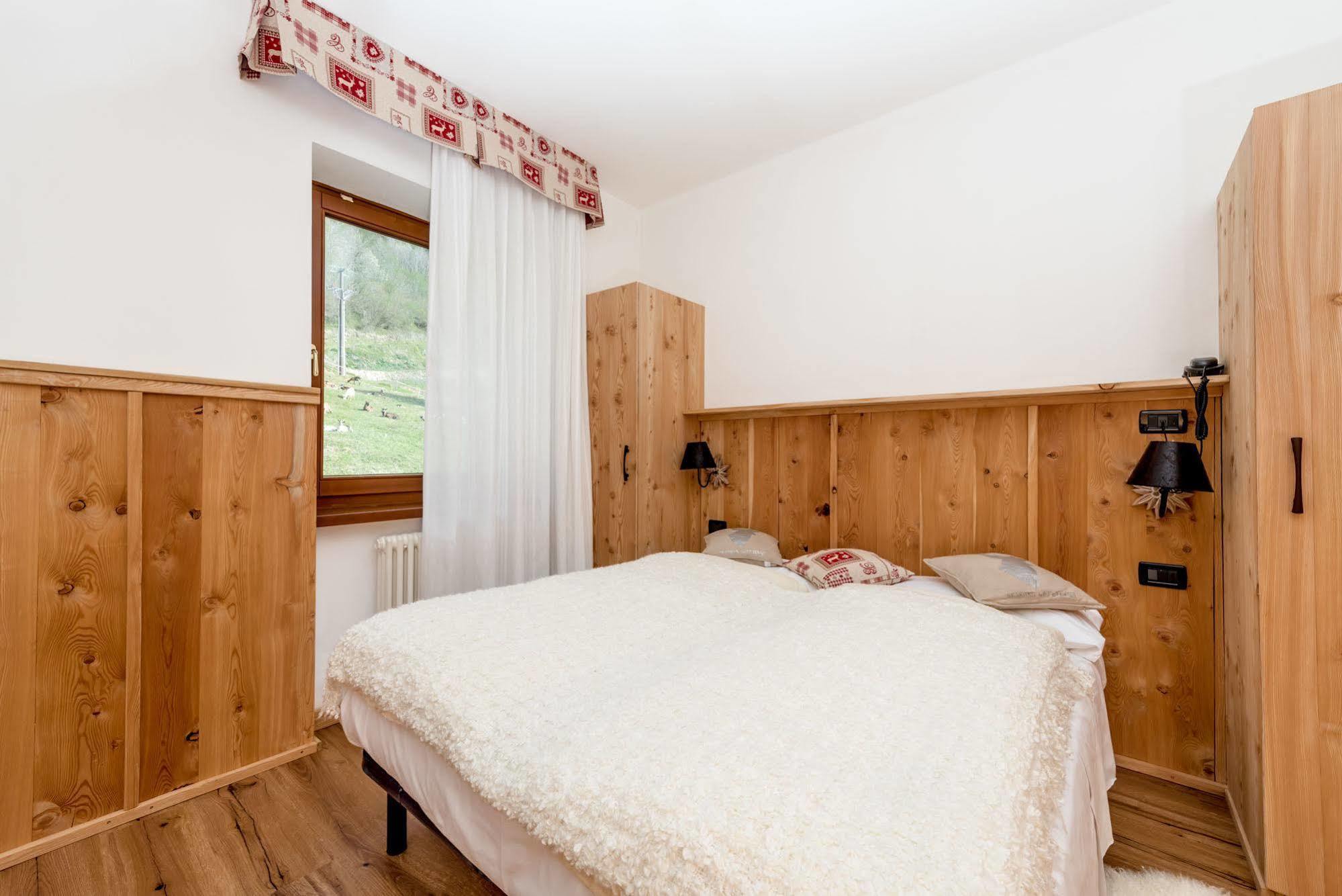 Hotel Pezzotti Pellizzano Eksteriør billede