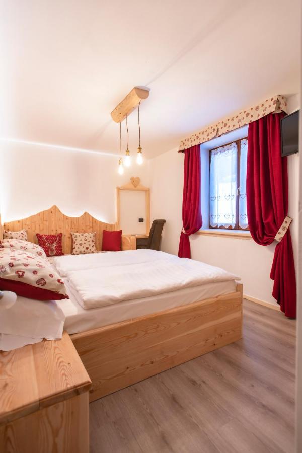 Hotel Pezzotti Pellizzano Eksteriør billede